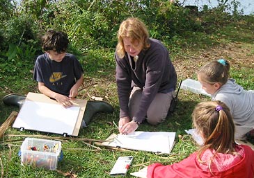 Antonia and the artwarblers sketching